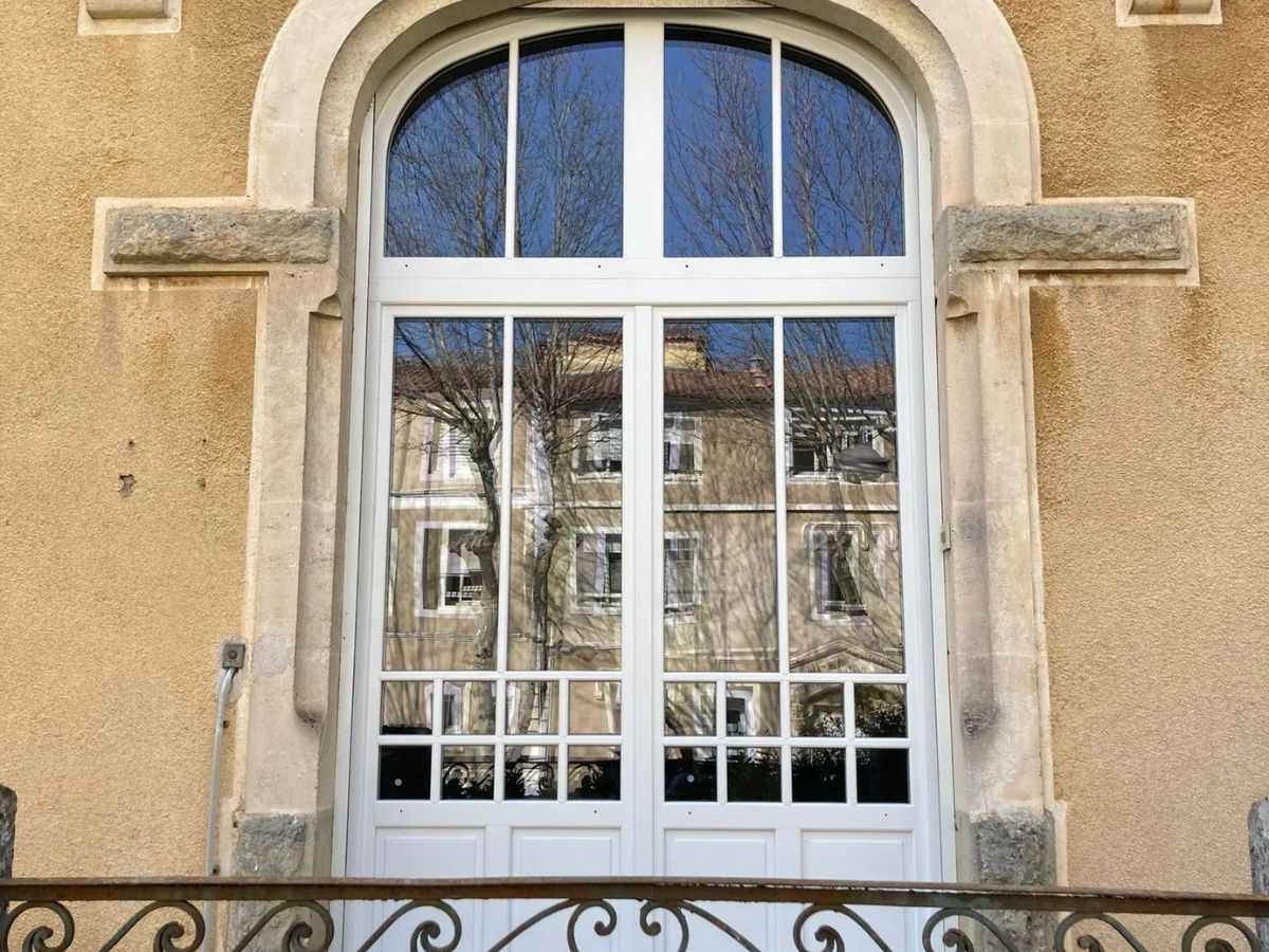 Porte-fenêtre sur mesure Hérault